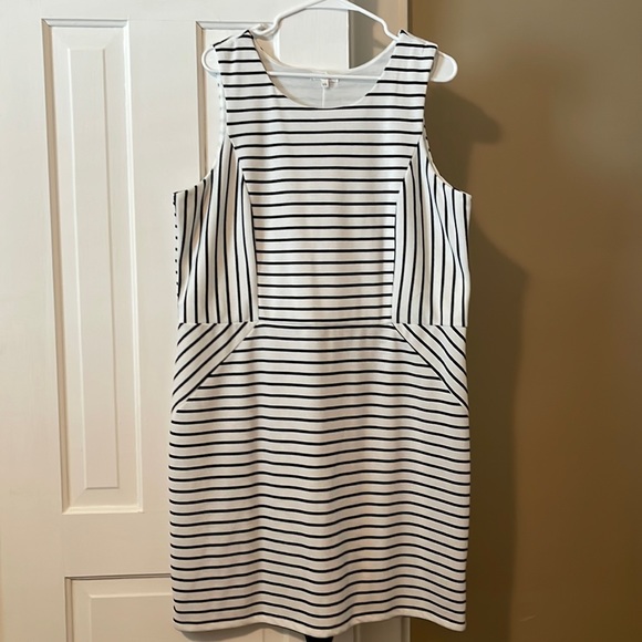 Maurices Dresses & Skirts - Maurices black and white dress, size xxl